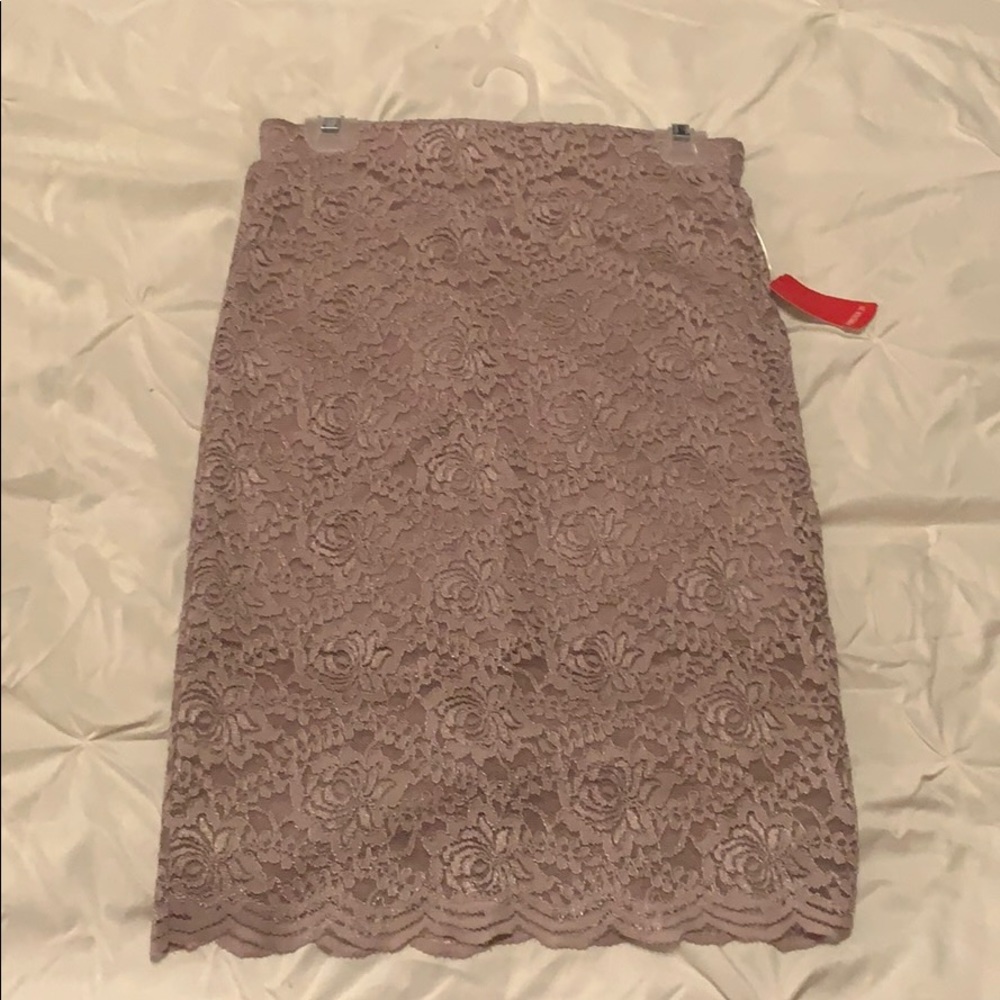Lace pencil skirt